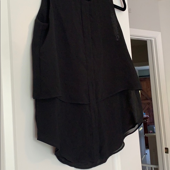 Black flowing tank - Picture 2 of 4